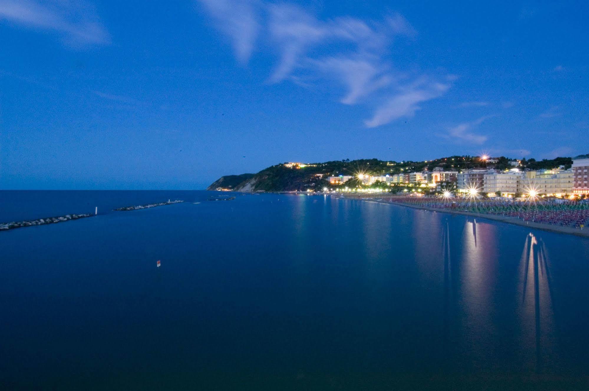 Hotel Miramare Gabicce Mare Exterior foto